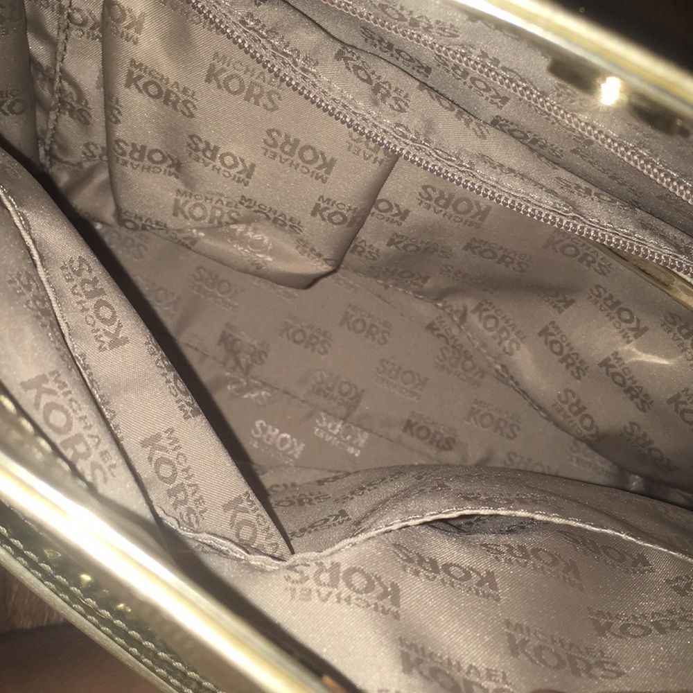 Purse! 👜 - Picture 3 of 3